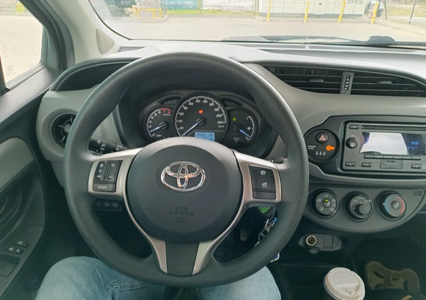 Toyota Yaris cena 49900 przebieg: 73000, rok produkcji 2019 z Chełm małe 704